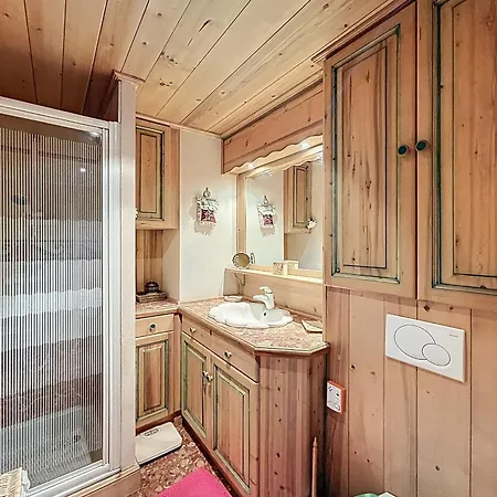 Cosy Proche Centre Village Avec Balcon Et Parking - Fr-1-560-161 *